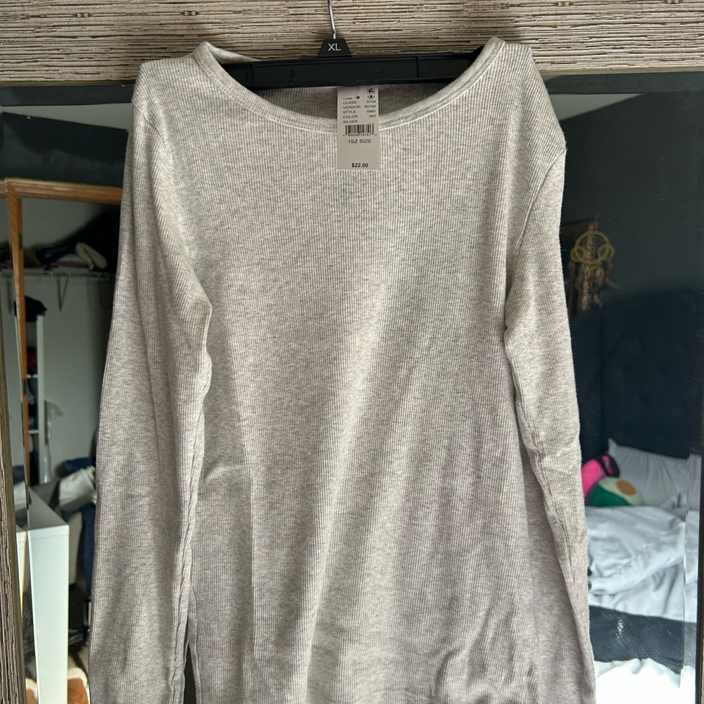 Brandy Melville Gray Fitted Long Sleeve Ribbed Top - Tori Top